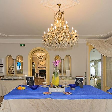 Hotel Poseidon Марина-ди-Пьетрасанта Экстерьер фото
