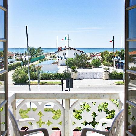 Hotel Poseidon Марина-ди-Пьетрасанта Экстерьер фото