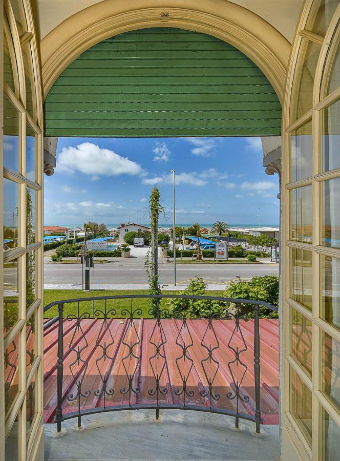 Hotel Poseidon Марина-ди-Пьетрасанта Экстерьер фото