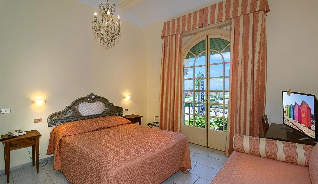 Hotel Poseidon Марина-ди-Пьетрасанта Экстерьер фото