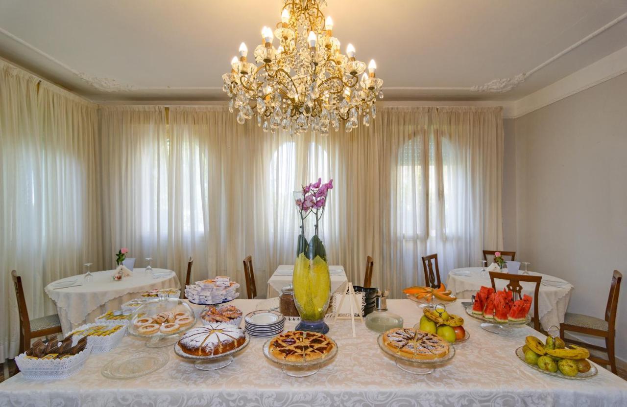 Hotel Poseidon Марина-ди-Пьетрасанта Экстерьер фото