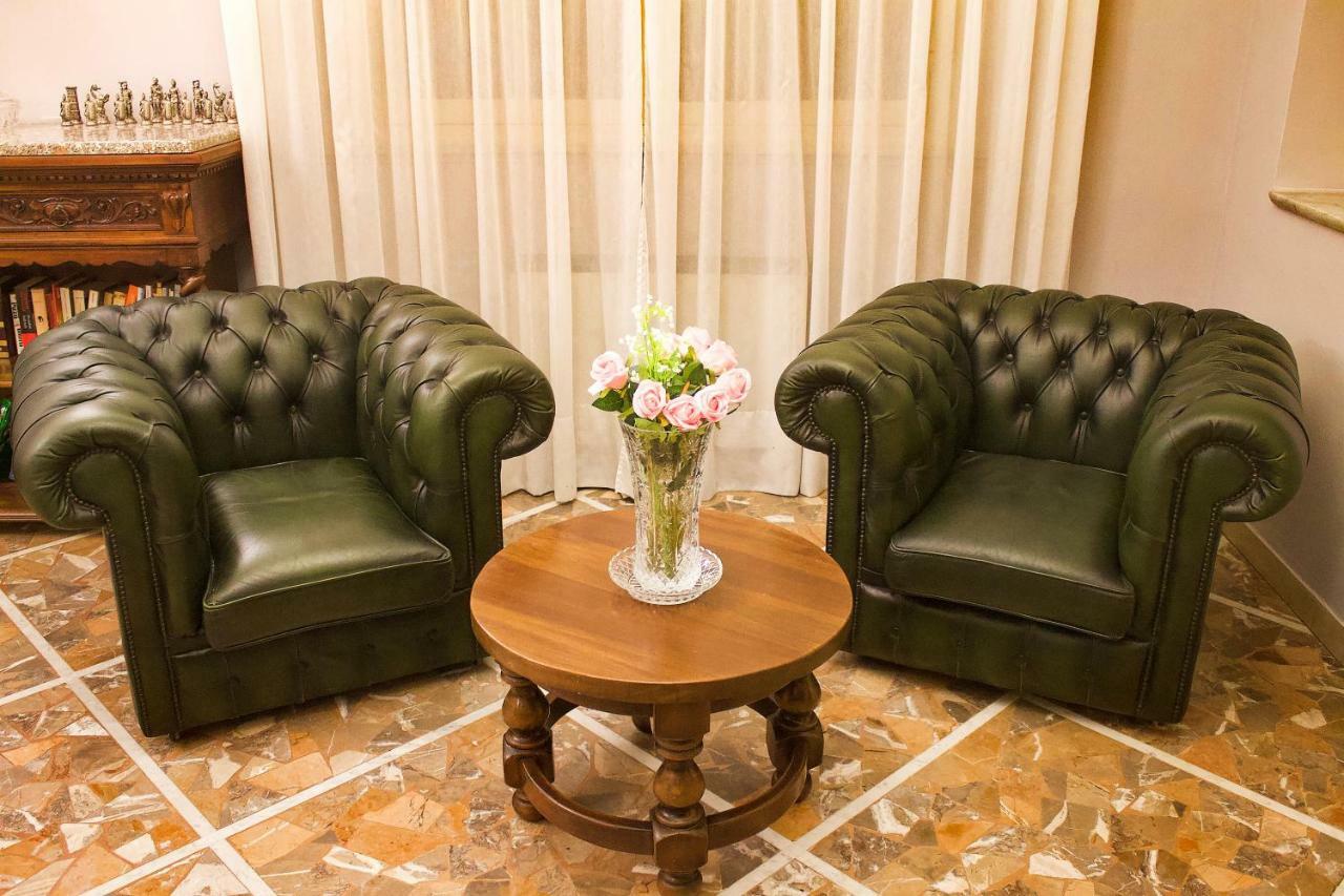 Hotel Poseidon Марина-ди-Пьетрасанта Экстерьер фото
